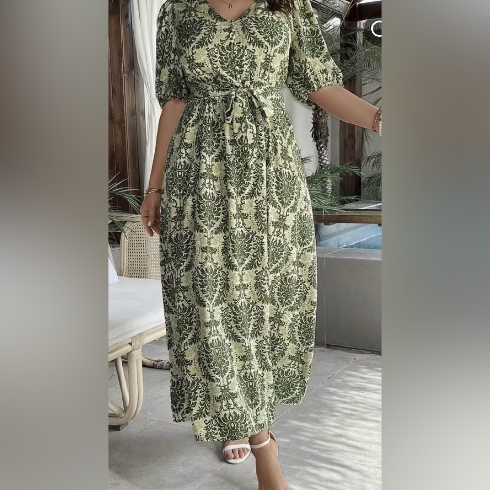 Elegant Green Patterned Skirt